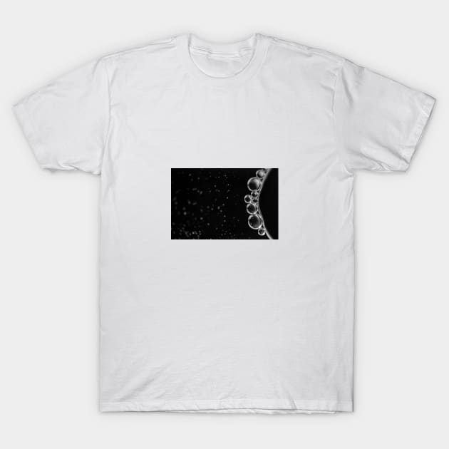 Not obvious. Minimal - bubbles T-Shirt by Dawid H. Groński